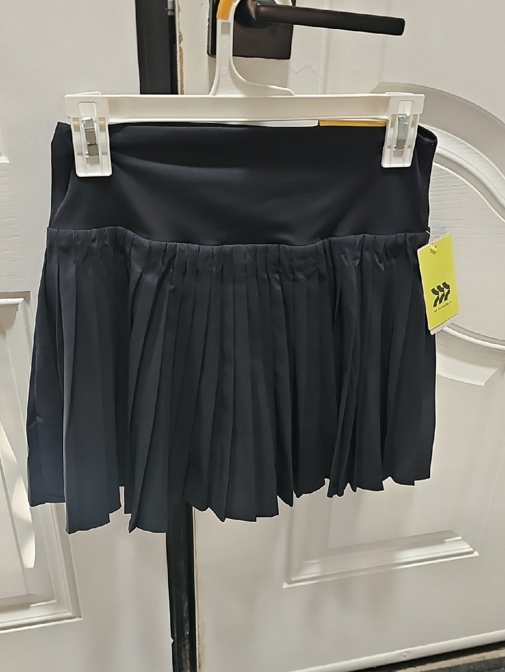All Motion Women's Black Woven Pleated Mini Skort